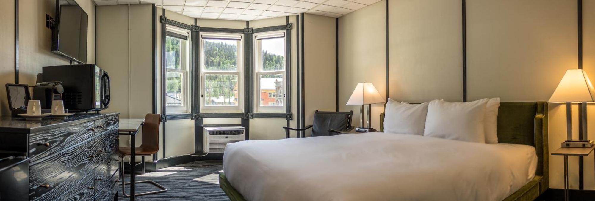 Midnight Sun, A Coast Hotel Dawson City Exteriör bild